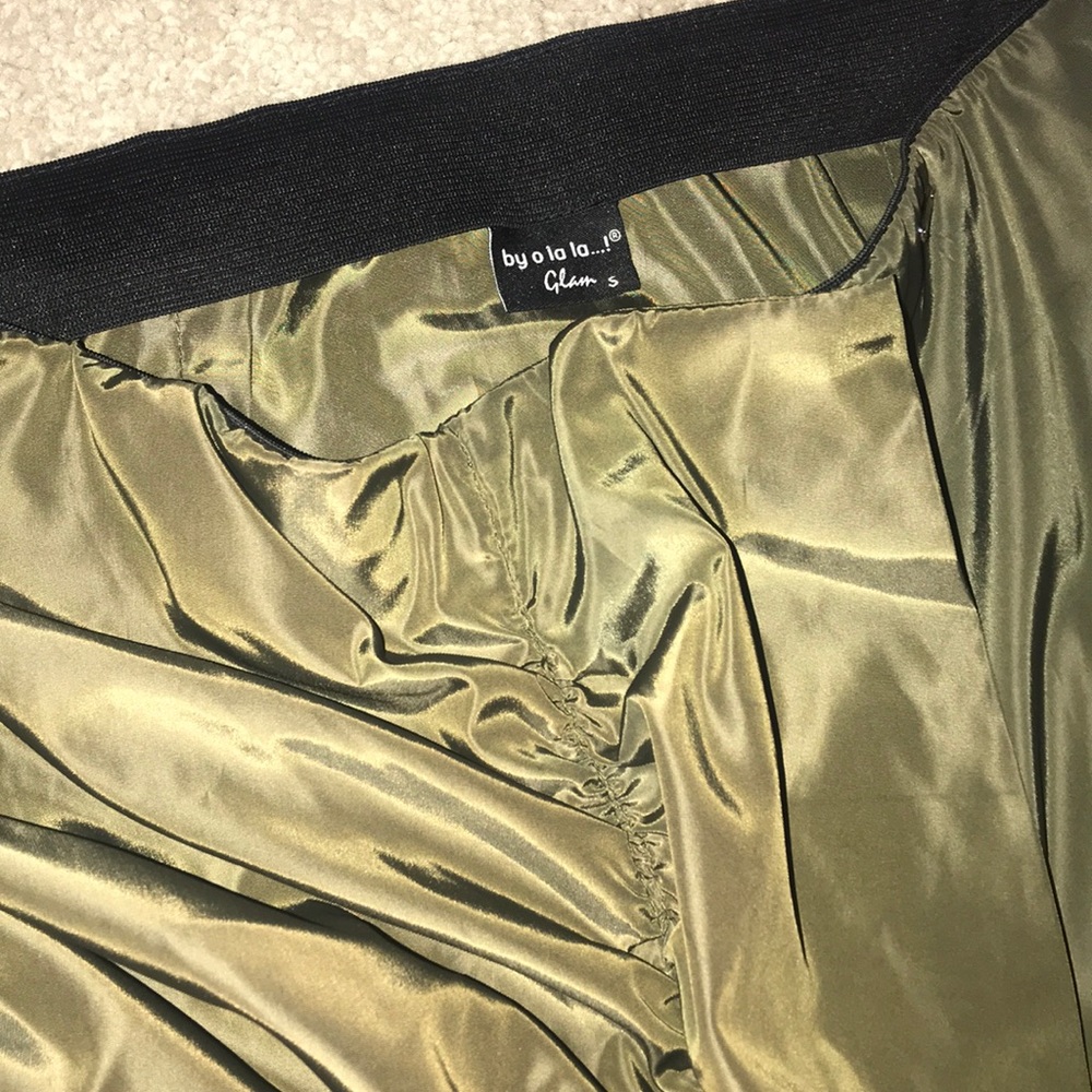 Skirt - Picture 2 of 3